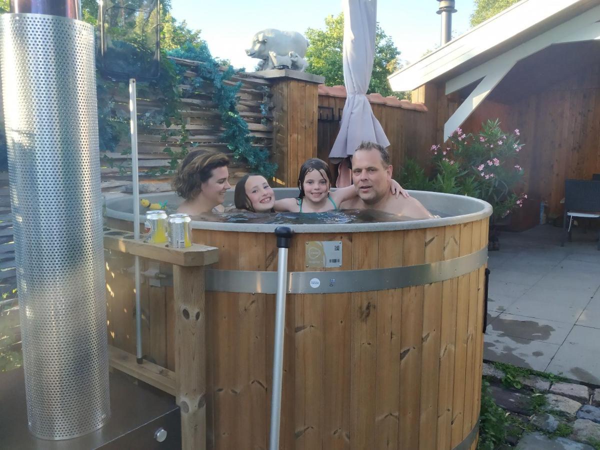 Chalet "Het Biggetje" Hottub - Sauna Volkel Esterno foto